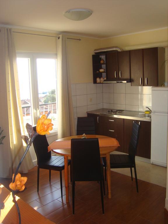 Apartments Roncevic #Joko# Gradac  Exterior foto
