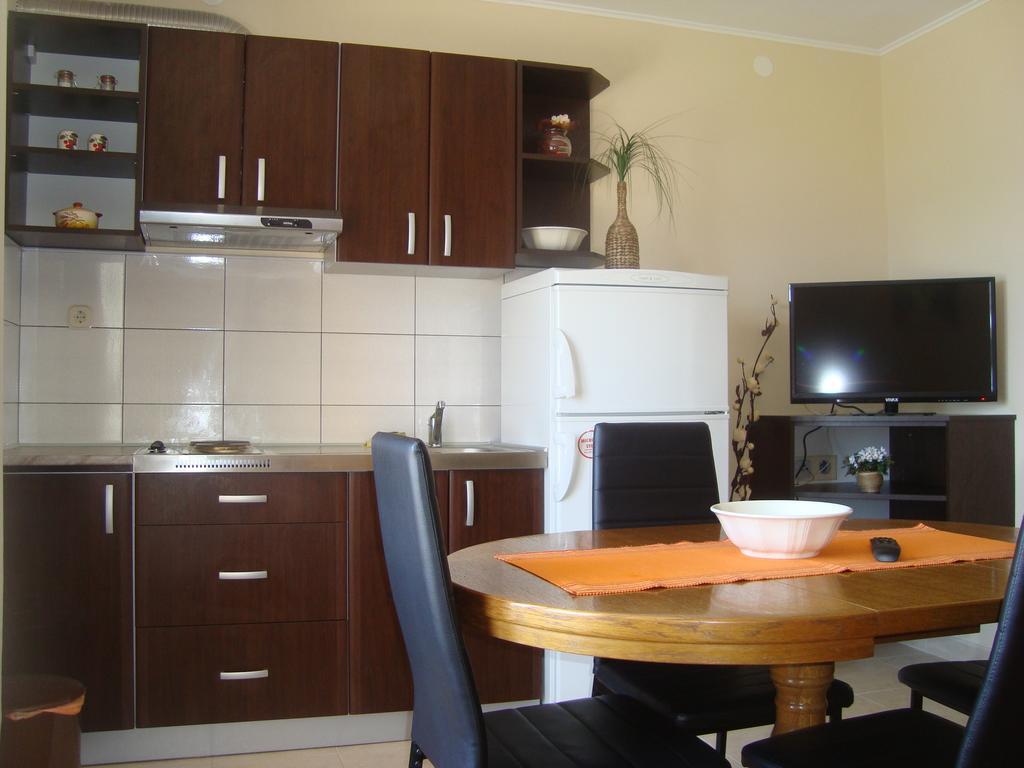 Apartments Roncevic #Joko# Gradac  Zimmer foto