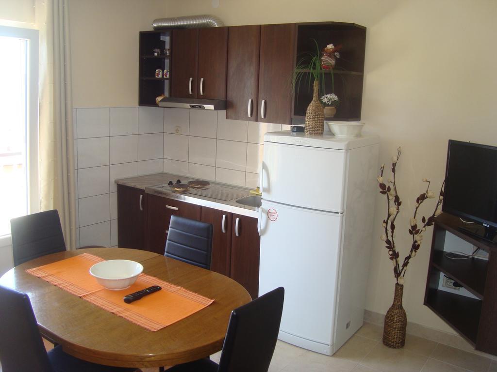 Apartments Roncevic #Joko# Gradac  Zimmer foto